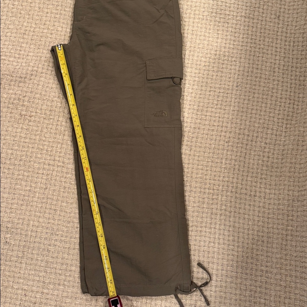 The North Face Women s 10 Olive Cargo Pants - Picture 6 of 8